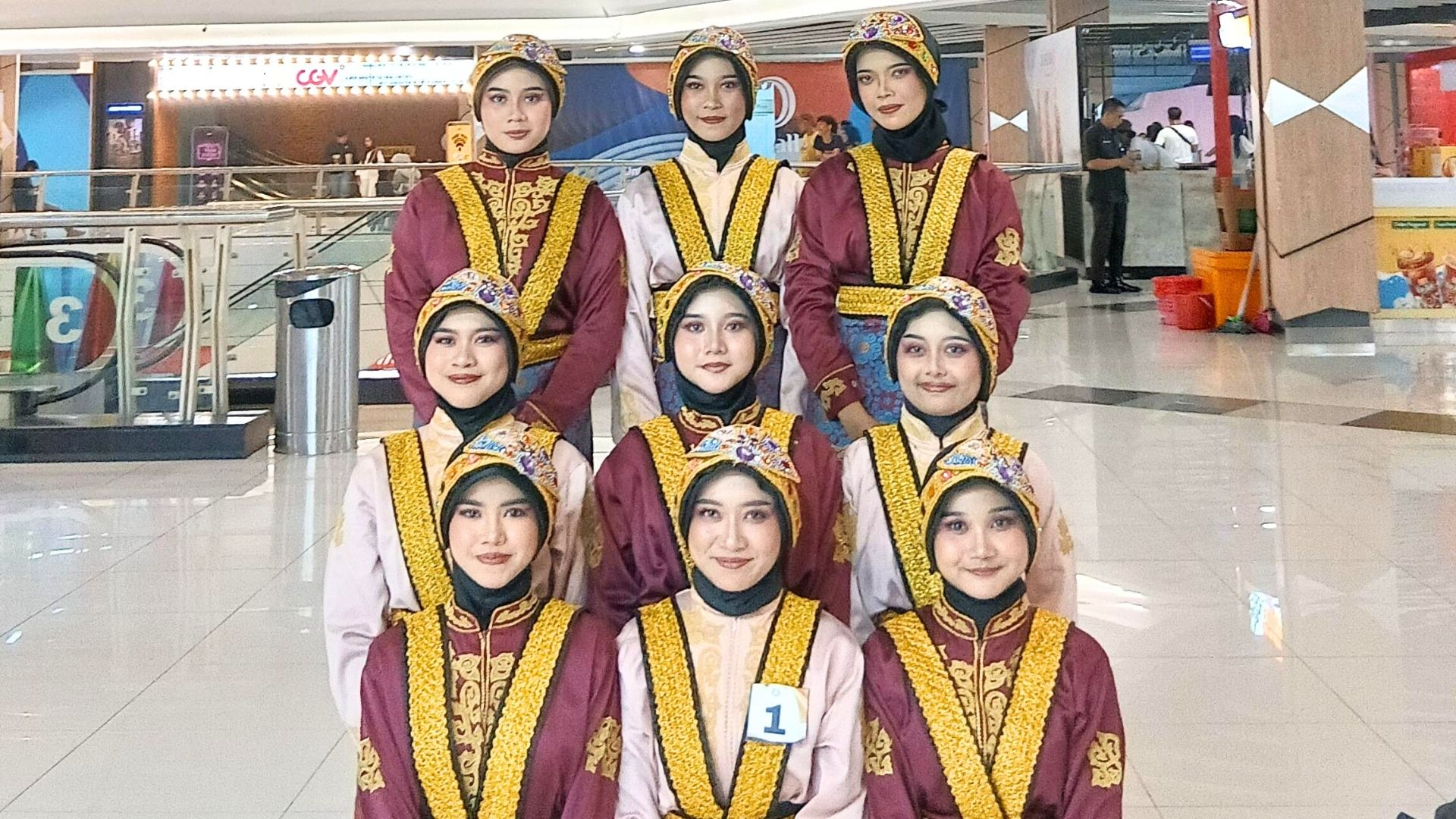 Gemilang di Panggung Nasional, Ekskul Tari SMK Kesehatan Bhakti Insani Raih Prestasi Membanggakan