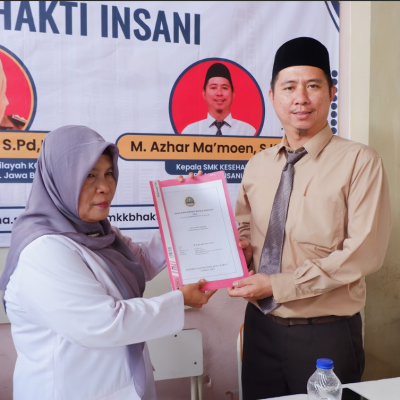 Kinerja Memuaskan, Kepala Sekolah SMK Kesehatan Bhakti Insani Raih Penilaian Tinggi